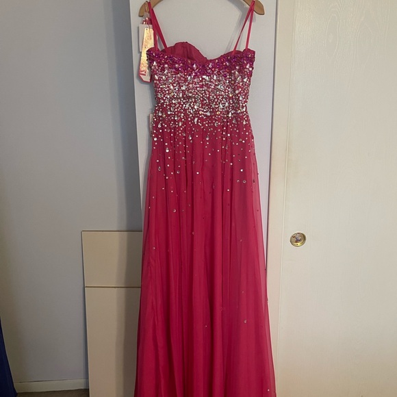 Mori Lee Fuchsia Prom Dress - Picture 5 of 11